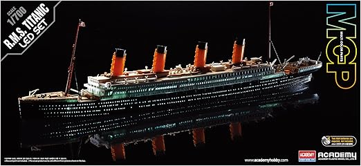 Academy 14200 RMS Titanic LED Set